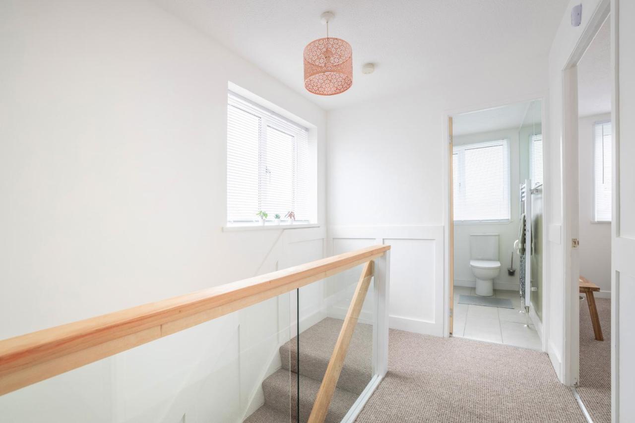 Elegant Home Mod Kitchen, Fast Wi-Fi, Free Parking Carrickfergus Exterior foto