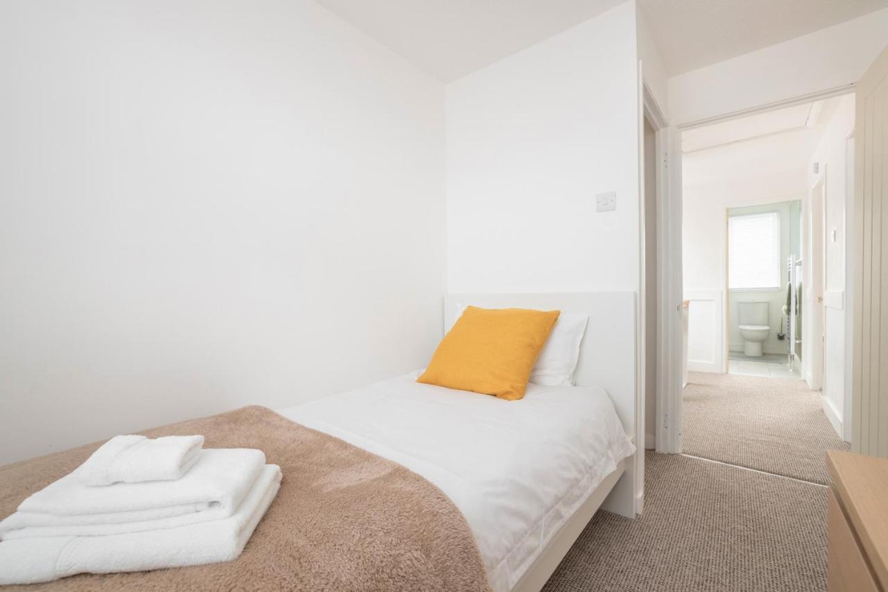 Elegant Home Mod Kitchen, Fast Wi-Fi, Free Parking Carrickfergus Exterior foto